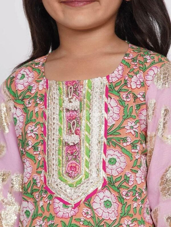 Powder pink Banarsi lace work embellished Kurti with Sharara and Dupatta - Image 4